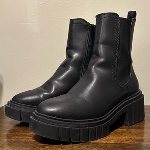 🖤 Chelsea Boot from Target